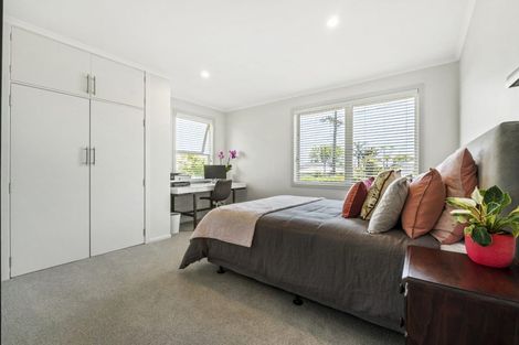 Photo of property in 1/33 Exmouth Road, Northcote, Auckland, 0627