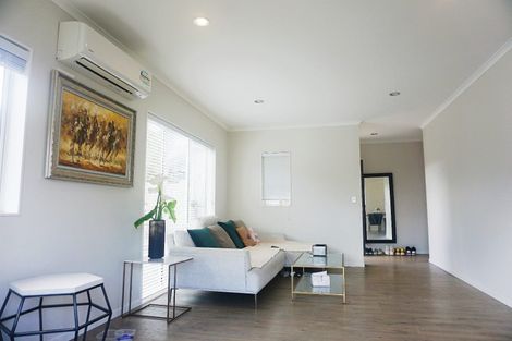 Photo of property in 27a Normanton Street, Glenfield, Auckland, 0629