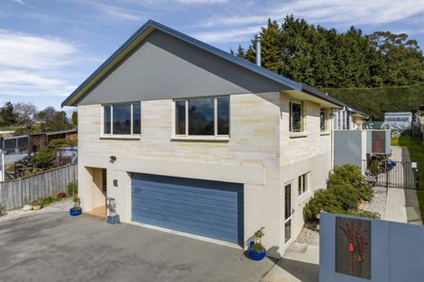 Photo of property in 4 Leven Street, South Hill, Oamaru, 9400