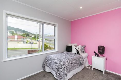 Photo of property in 71 Bell Street, Tawa, Wellington, 5028