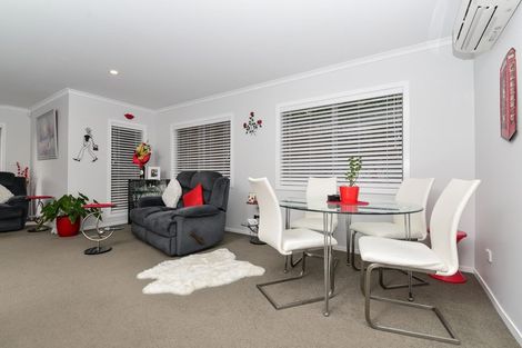 Photo of property in 1/23 The Dales, Dinsdale, Hamilton, 3204