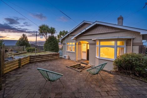 Photo of property in 33 Forfar Street, Clyde Hill, Dunedin, 9011