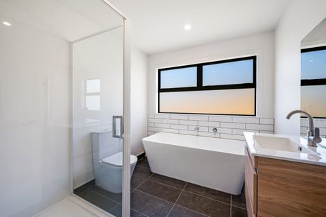 Photo of property in 14 Pounamu Avenue, Albert Town, Wanaka, 9305