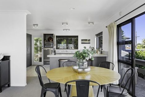 Photo of property in 8 Sutherland Avenue, Mount Maunganui, 3116