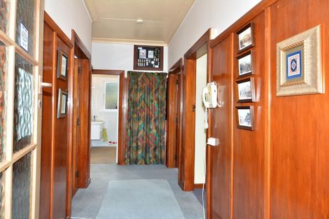 Photo of property in 17 Junction Road, Ravensbourne, Dunedin, 9022