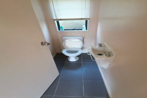 Photo of property in 95 Seaview Road, Glenfield, Auckland, 0629