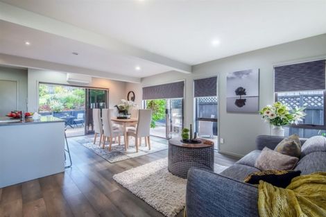 Photo of property in 4/9 Korotaha Terrace, Rothesay Bay, Auckland, 0630