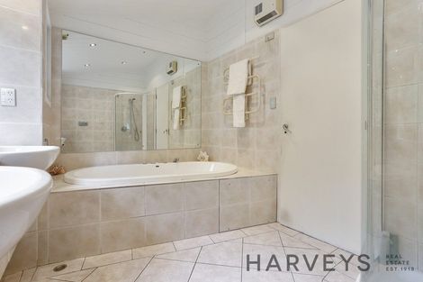 Photo of property in 192 Mountain Road, Henderson Valley, Auckland, 0612