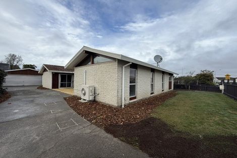 Photo of property in 6 Royal Park Drive, Parklands, Christchurch, 8083