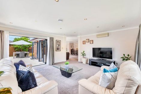 Photo of property in 51 Sapperton Drive, Henderson, Auckland, 0612