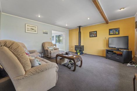 Photo of property in 28 Heathcote Place, Fitzherbert, Palmerston North, 4410