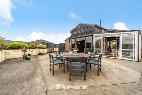 Photo of property in 1 Aldersgate Grove, Stokes Valley, Lower Hutt, 5019