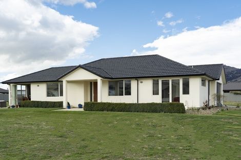 Photo of property in 3 De Bettencor Place, Mount Pisa, Cromwell, 9383