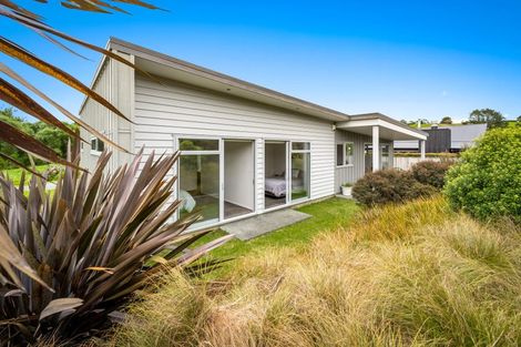 Photo of property in 45 Laly Haddon Place, Matakana, Warkworth, 0985