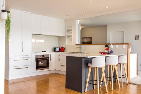 Photo of property in 85 Tiri Road, Tindalls Beach, Whangaparaoa, 0930