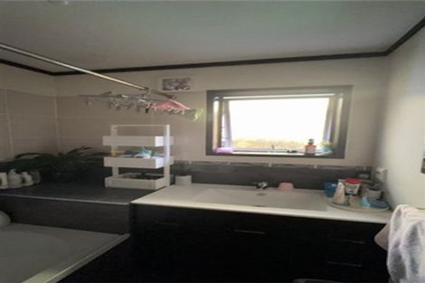 Photo of property in 4 Pohutukawa Place, Ellerslie, Auckland, 1051