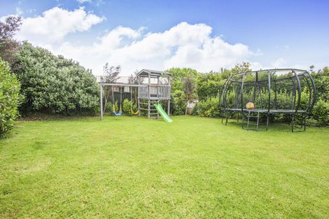 Photo of property in 26 Kirby Street, Glendene, Auckland, 0602