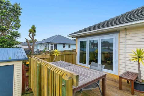Photo of property in 19 Dimock Street, Titahi Bay, Porirua, 5022