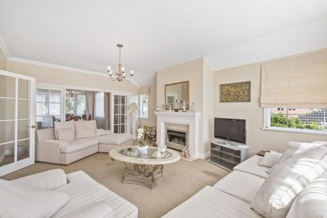 Photo of property in 104 Kitchener Road, Milford, Auckland, 0620