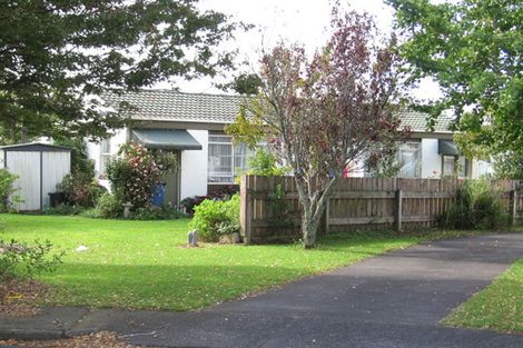 Photo of property in 11 Kaumatua Place, Te Atatu Peninsula, Auckland, 0610