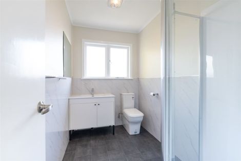 Photo of property in 4 Longburn Road, Henderson, Auckland, 0610