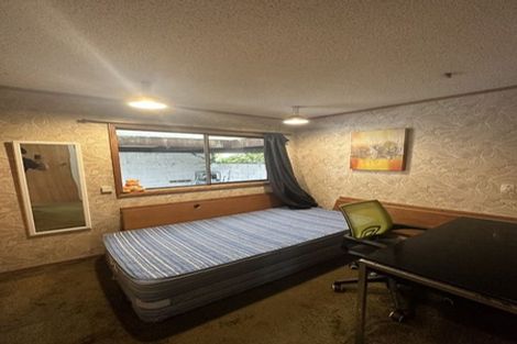 Photo of property in 118 Pupuke Road, Hillcrest, Auckland, 0627