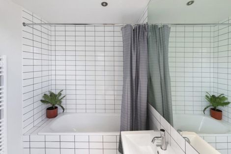 Photo of property in 10a Palm Grove, Berhampore, Wellington, 6023