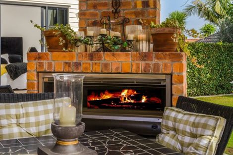 Photo of property in 9 Kahala Place, West Harbour, Auckland, 0618