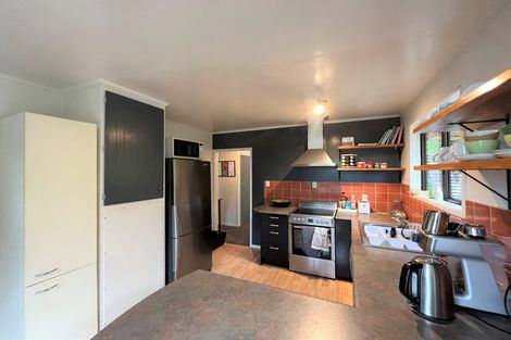 Photo of property in 16 Panzic Place, Glen Eden, Auckland, 0602