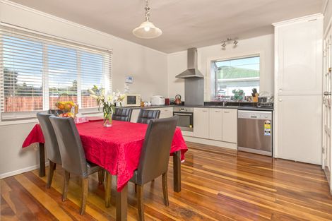 Photo of property in 30 Hill Crescent, Papakura, 2110