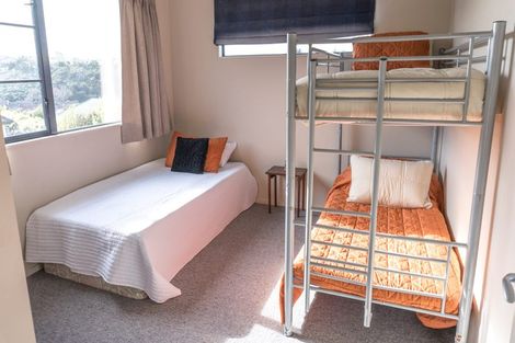 Photo of property in 5 Kaweka Close, Aotea, Porirua, 5024