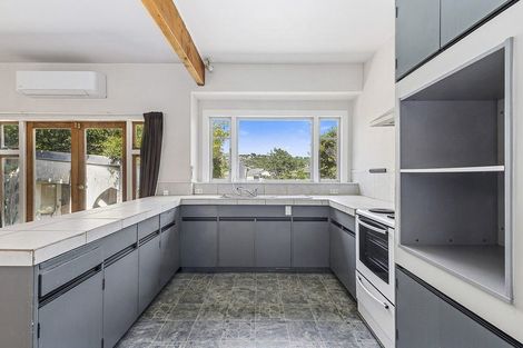 Photo of property in 52 Main Road, Titahi Bay, Porirua, 5022