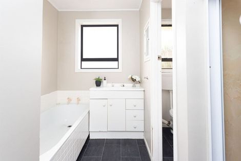 Photo of property in 7 Kuaka Crescent, Bromley, Christchurch, 8062