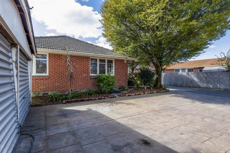 Photo of property in 14 Staveley Street, Avonhead, Christchurch, 8042