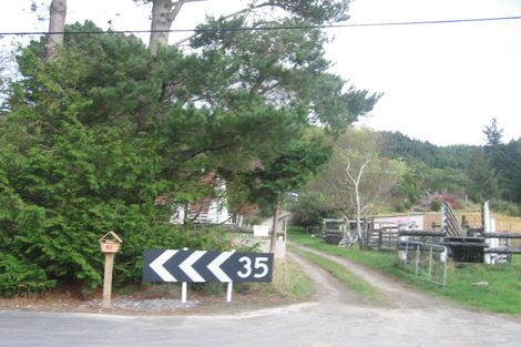 Photo of property in 41 Crowther Road, Wainuiomata, 5373