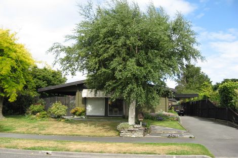 Photo of property in 34 Glenharrow Avenue, Avonhead, Christchurch, 8042