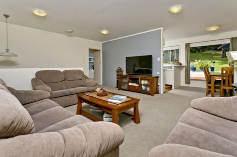Photo of property in 73 Ayton Drive, Totara Vale, Auckland, 0629
