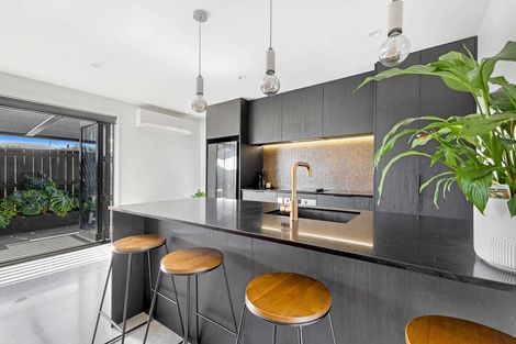 Photo of property in 1 Rehua Place, Waiwhakaiho, New Plymouth, 4312