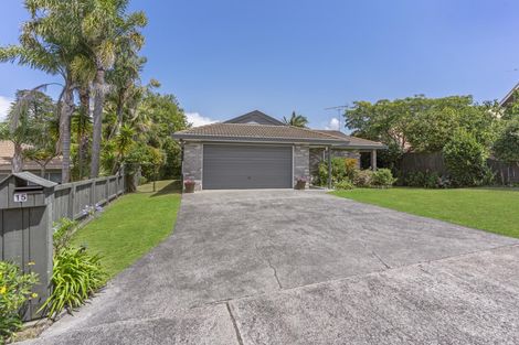 Photo of property in 15 Pinewood Grove, Botany Downs, Auckland, 2010