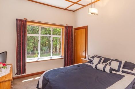 Photo of property in 290 Heatherlea Road East, Levin, 5571