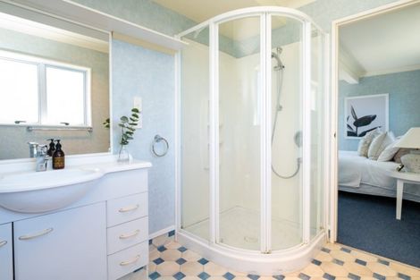 Photo of property in 99 The Esplanade, Westshore, Napier, 4110