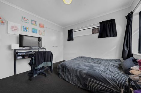 Photo of property in 56 Claverdon Drive, Massey, Auckland, 0614