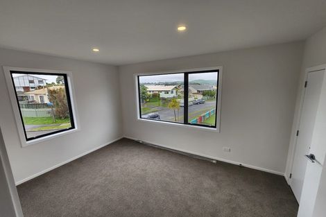 Photo of property in 2/8 Clipper Street, Titahi Bay, Porirua, 5022