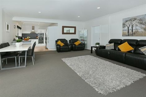 Photo of property in 27 Norcross Avenue, Henderson, Auckland, 0612