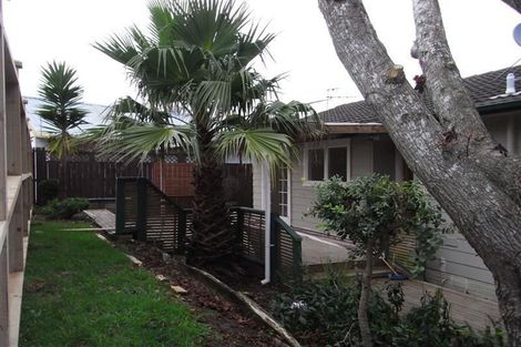 Photo of property in 14 Cairngorm Place, Highland Park, Auckland, 2010