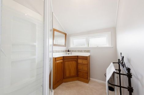 Photo of property in 15 Whirinaki Crescent, Heretaunga, Upper Hutt, 5018