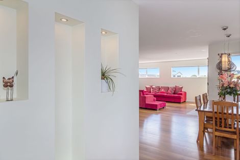 Photo of property in 90 Shakespear Road, Army Bay, Whangaparaoa, 0930