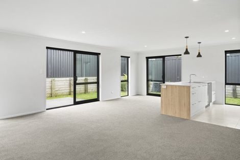 Photo of property in 22 Pioneer Crescent, Omokoroa, 3114