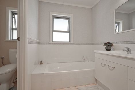 Photo of property in 7 Saint Andrews Road, Havelock North, 4130