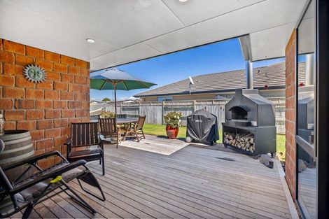 Photo of property in 20 Kowi Lakes Drive, One Tree Point, 0118